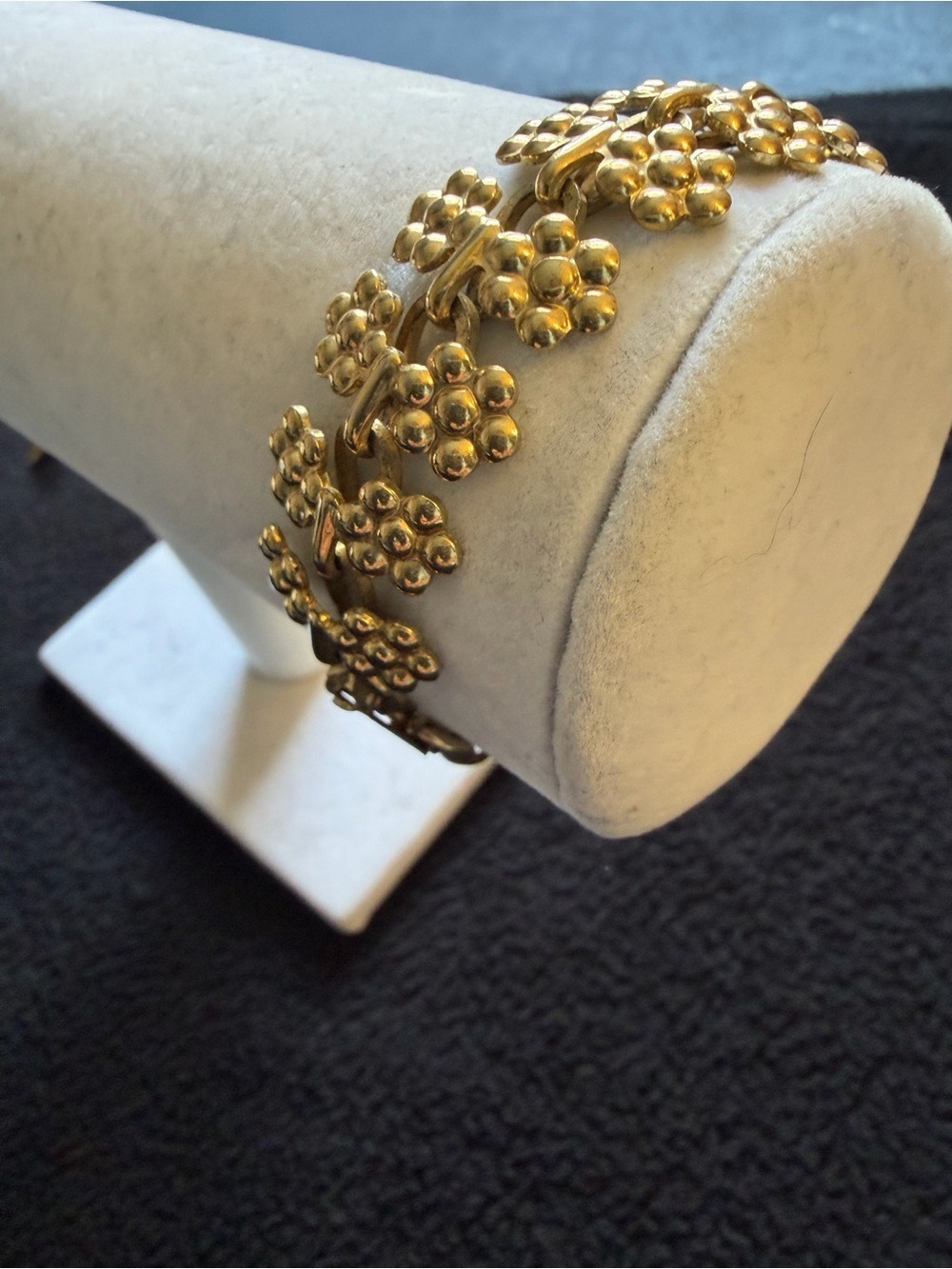 Vintage Old Crest Gold Tone Bracelet - Picture 2 of 8